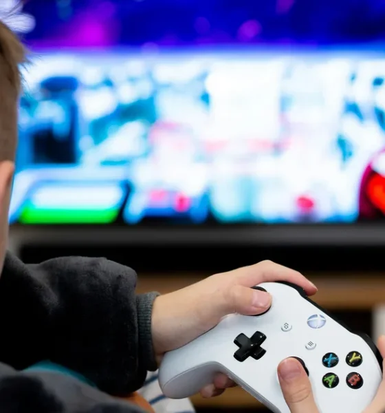 What Does Larp Mean? Guide To Teen Slang