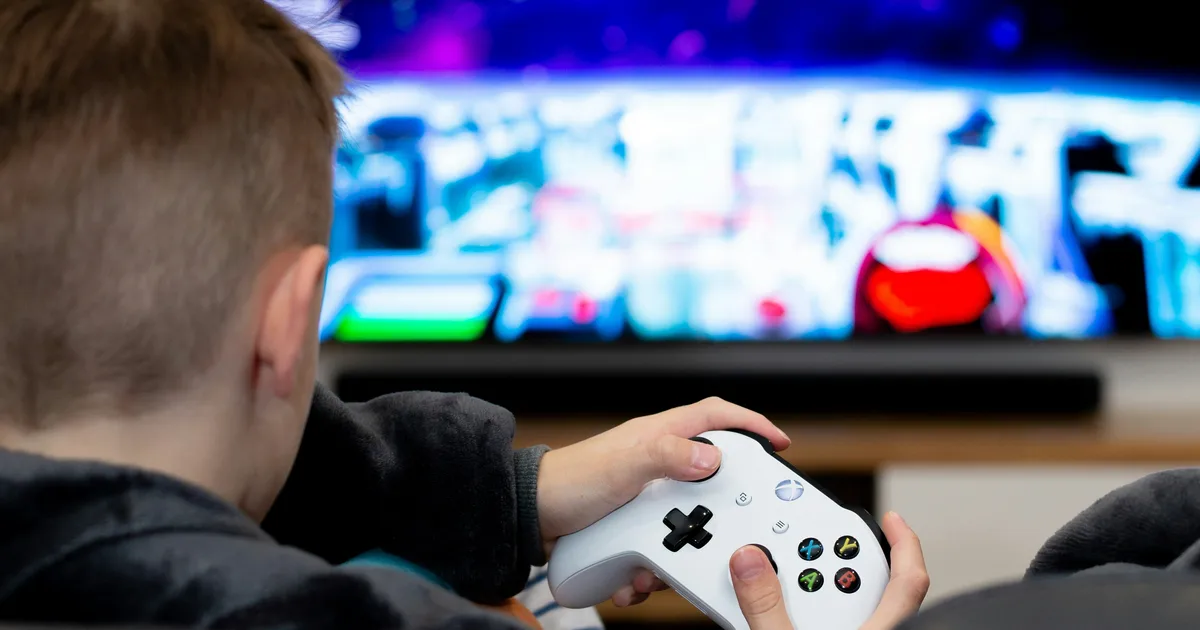 What Does Larp Mean? Guide To Teen Slang