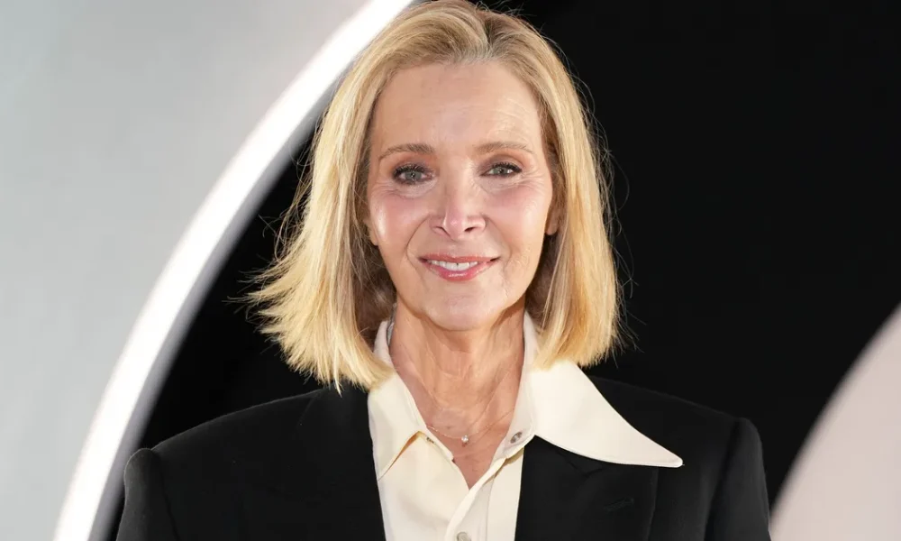 Lisa Kudrow Says Friends Cast Scene Was Cut From The Comeback Season 3