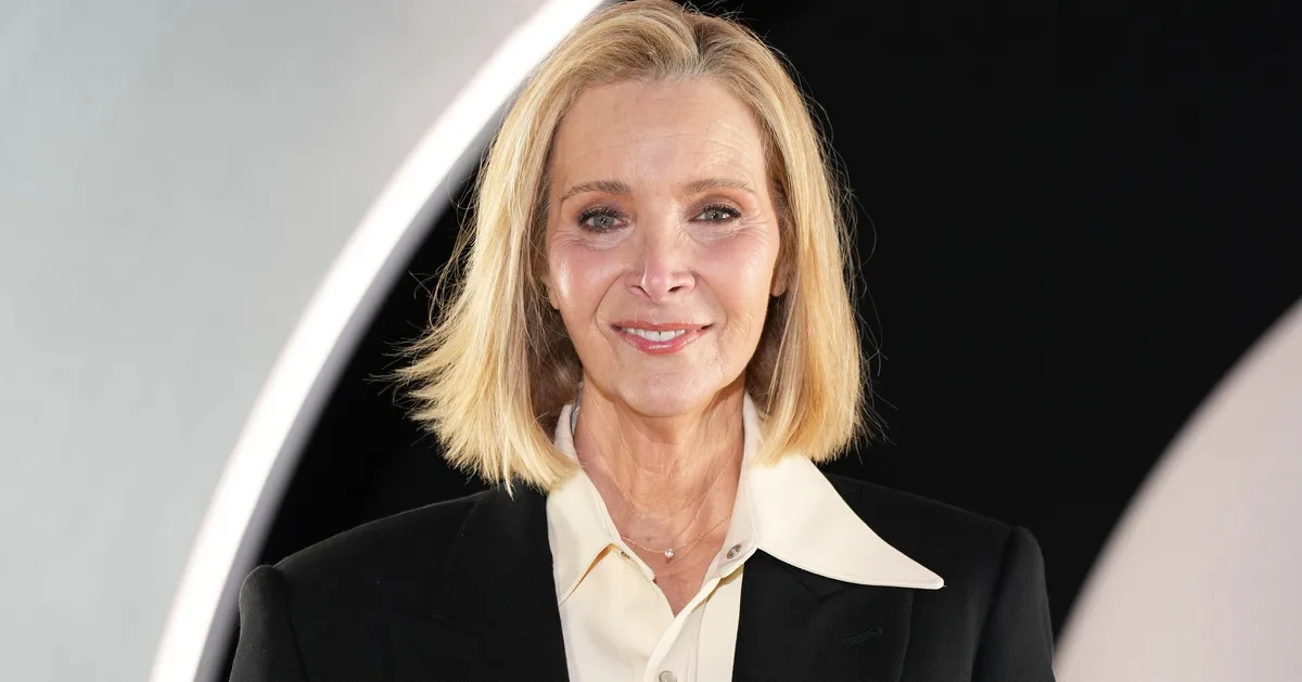 Lisa Kudrow Says Friends Cast Scene Was Cut From The Comeback Season 3