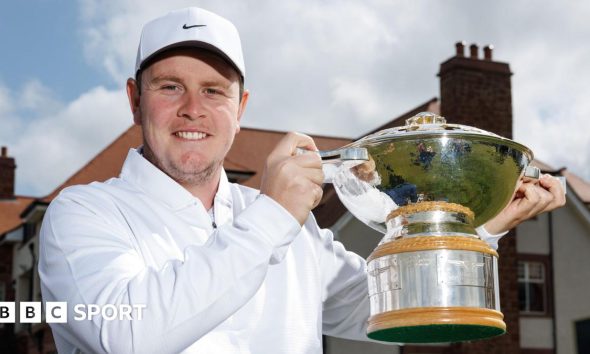 Robert MacIntyre with the Scottish Open trophy