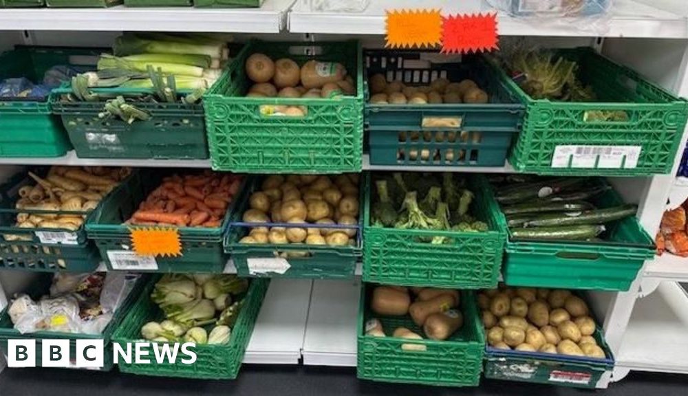Social supermarket opens to cut food bills