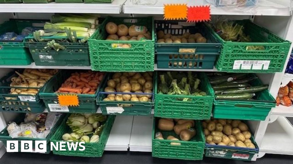 Social supermarket opens to cut food bills