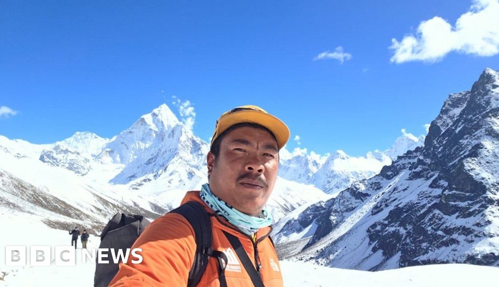 Everest flood warning neglected for years, Nepal officials tell BBC