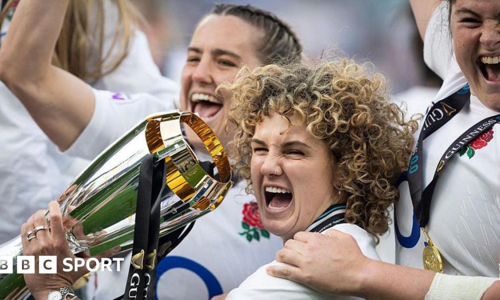 Ellie Kildunne with Women's Six Nations trophy