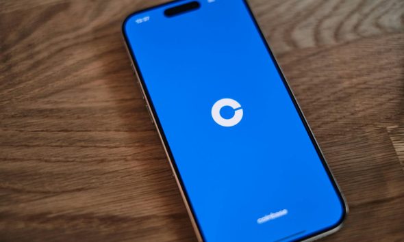 Prediction markets are the new secret weapon for Coinbase (COIN) and Robinhood (HOOD) growth