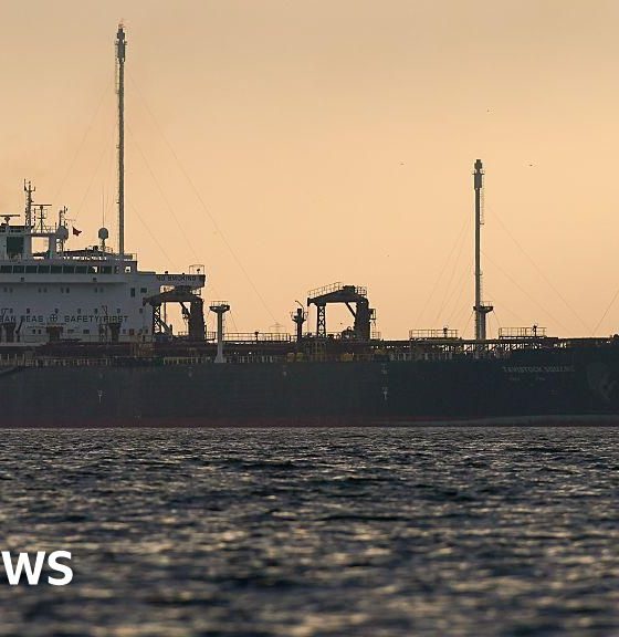 Tankers urged not to pay fee to Iran to use Strait of Hormuz