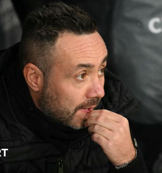 Had coach Roberto De Zerbi looks on before Marseille's Champions League match against Club Brugge