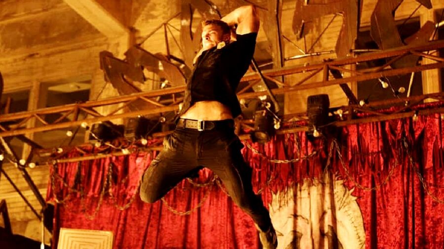 Alan Ritchson's Extremely Graphic Sci-Fi Series Is The Best Show You've Never Watched