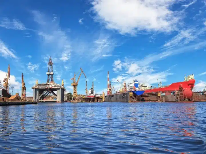 Image of a shipyard illustrating Filipino workers facing forced return
