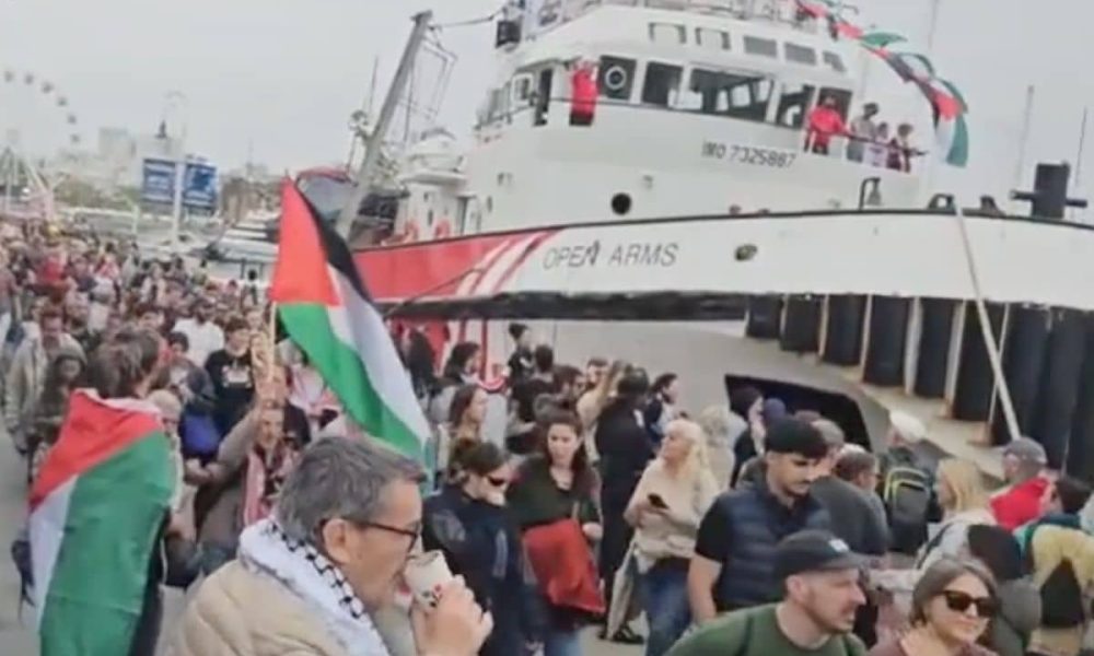 Gaza flotilla leaves Barcelona