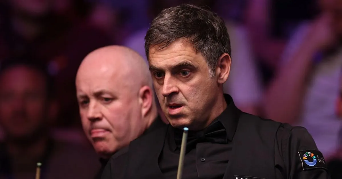 Ronnie O'Sullivan 'not the same player' as John Higgins closes in at the Crucible