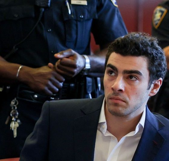 Luigi Mangione’s continued support shows need for swift trial, prosecutor says