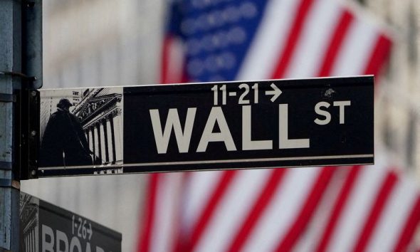 Dem senators query gov’t watchdogs over well-timed Wall Street bets
