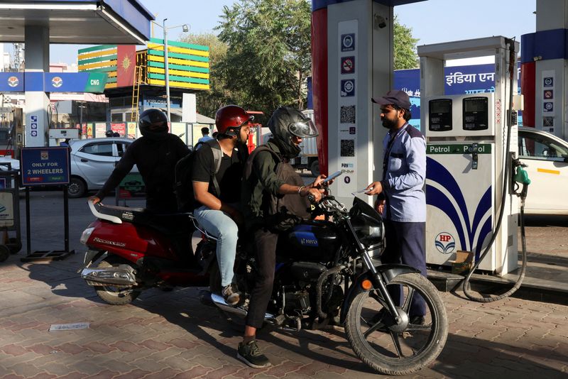 India makes first Iranian oil buy in seven years with no payment problems