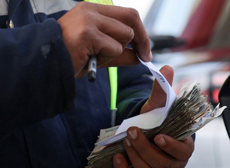 War weighs on Egypt’s private sector as PMI hits near two-year low in March