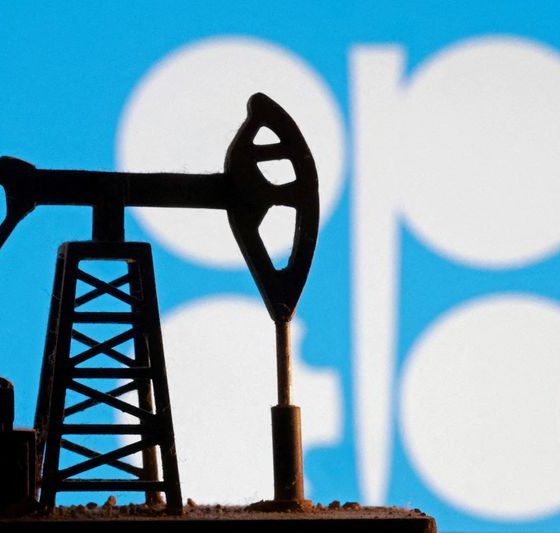 OPEC+ debates theoretical oil output hike amid Iran war paralysis, sources say