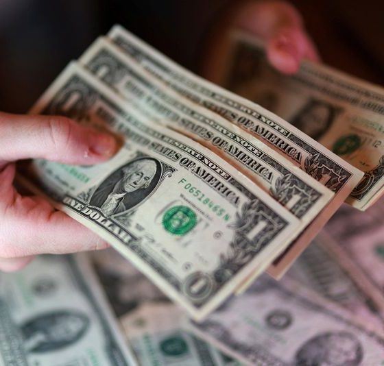 Dollar steady as traders fret about escalating Iran war