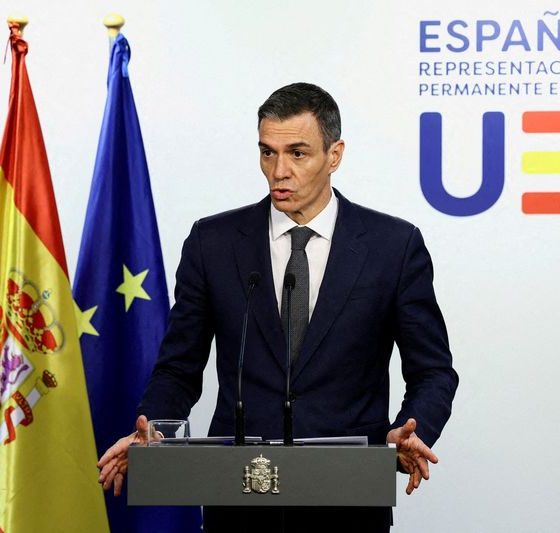 Spanish PM’s party gains on anti-war stance, support for far right stalls in polls