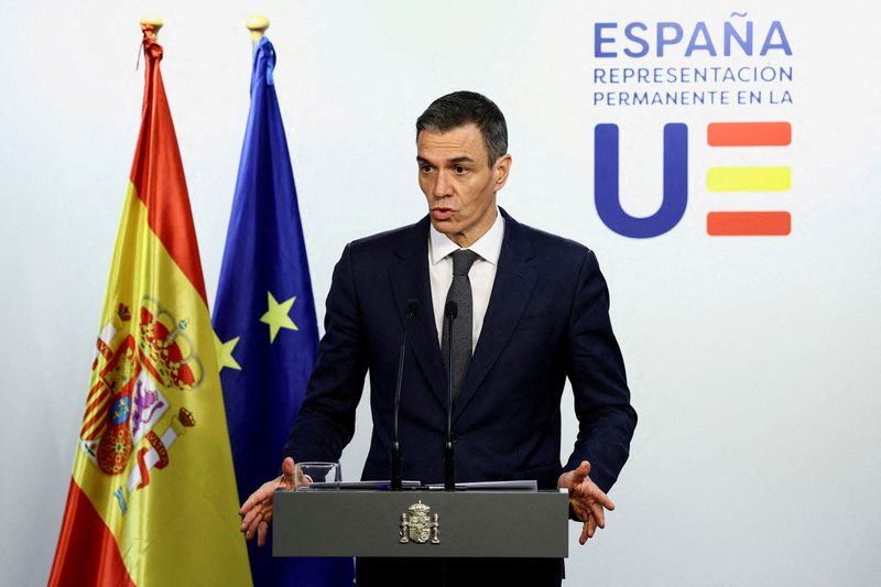 Spanish PM’s party gains on anti-war stance, support for far right stalls in polls
