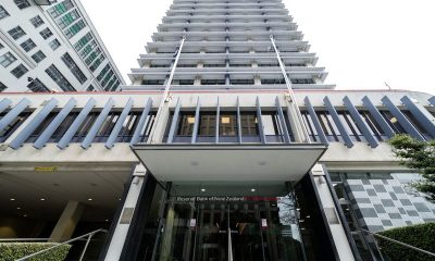 NZ central bank holds cash rate at 2.25%, adopts cautious stance amid Iran war