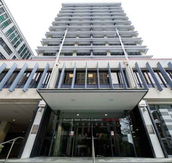 NZ central bank holds cash rate at 2.25%, adopts cautious stance amid Iran war