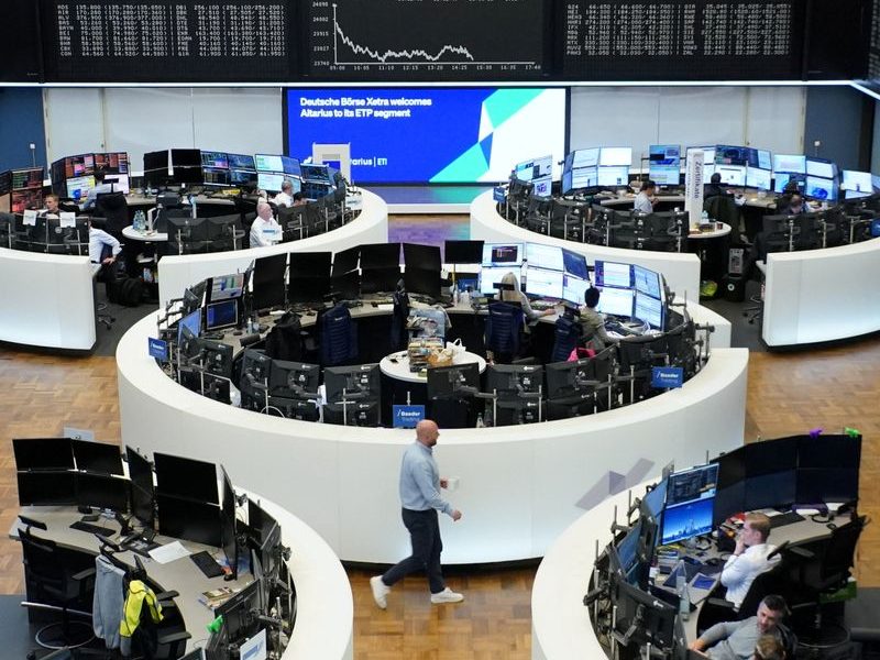 STOXX 600 gains for a third week with focus on Middle East peace talks