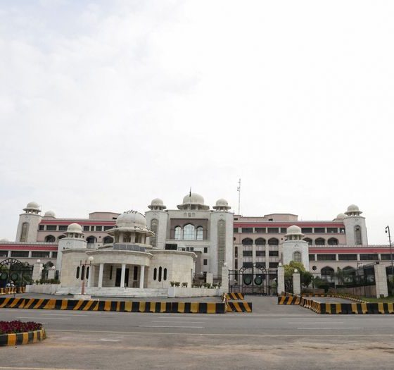 US plane carrying team for talks with Iran lands in Islamabad, two Pakistani sources say