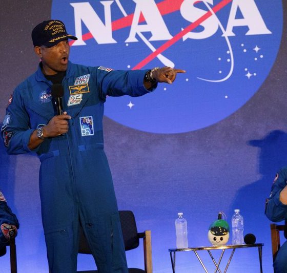 Circling the moon, a Black astronaut inspires millions