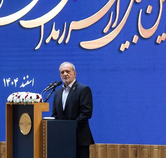 Iranian President insists on country’s nuclear rights, ISNA reports