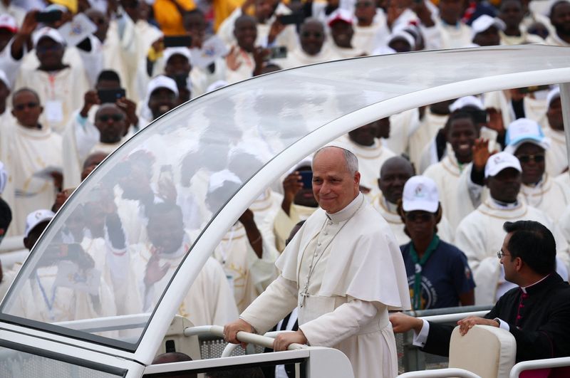 Tens of thousands gather outside Angolan capital for Pope Leo Mass