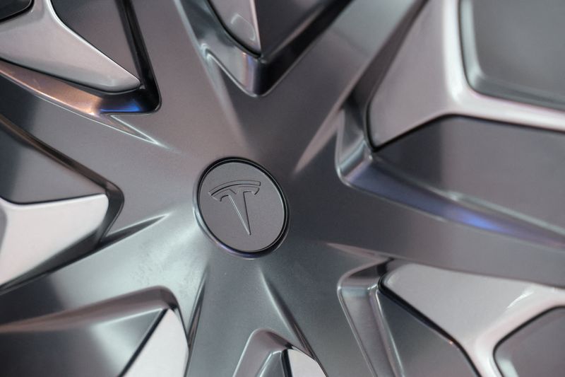 Tesla lifts 2026 spending plans by a quarter as Musk funds AI and robotic dreams