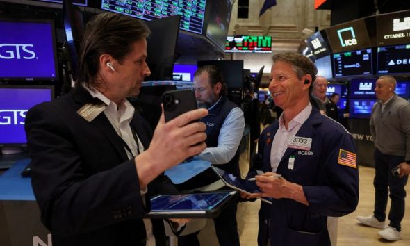 Soaring US stocks face pivotal week of tech-led earnings, Fed meeting