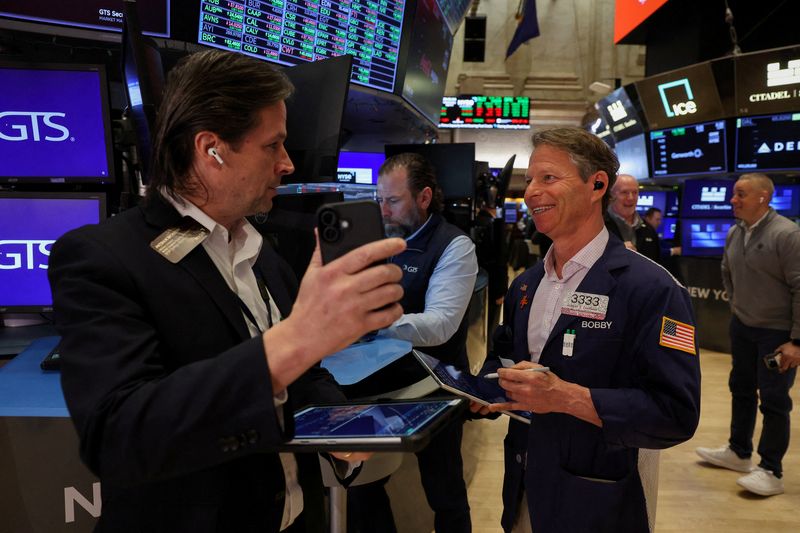 Soaring US stocks face pivotal week of tech-led earnings, Fed meeting