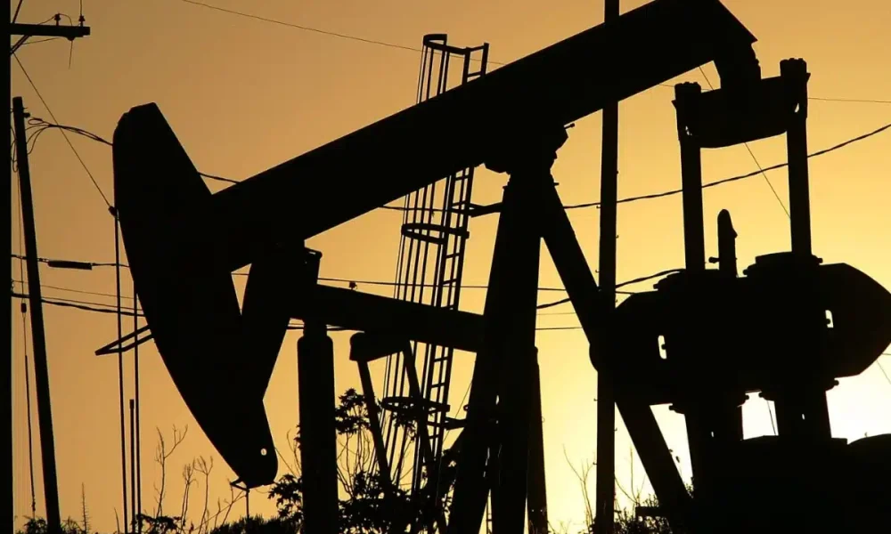 Campaigners urge action on fossil fuel giants profiting from war