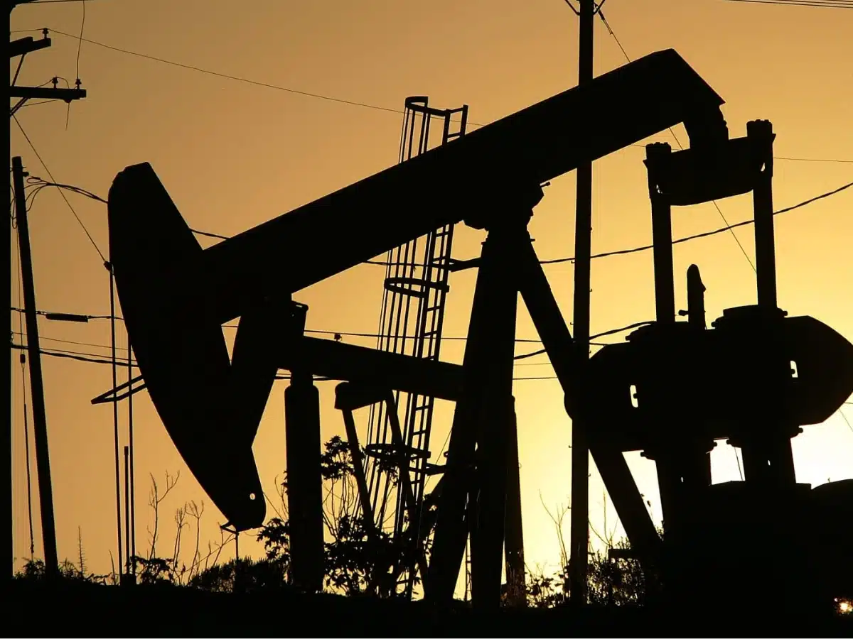 Campaigners urge action on fossil fuel giants profiting from war