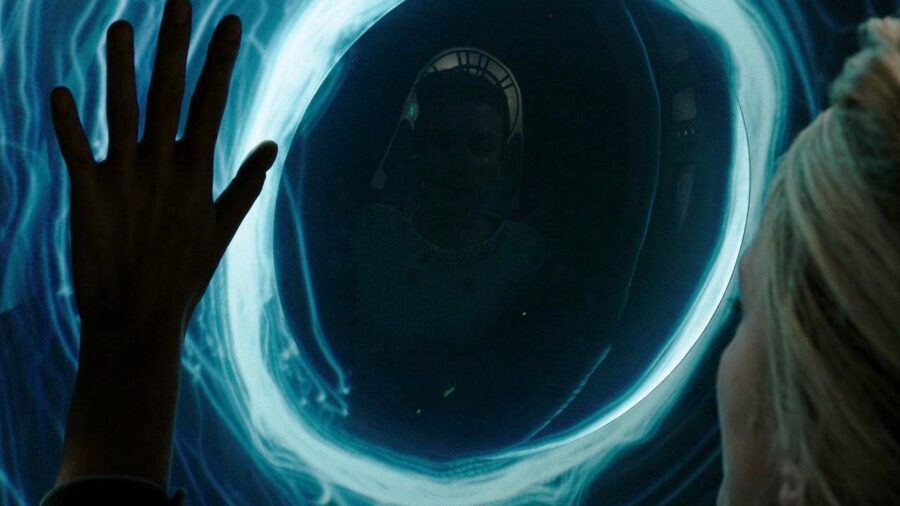 Netflix's Tense Sci-Fi Survival Thriller Is So Perfect, It Leaves You Gasping For Breath