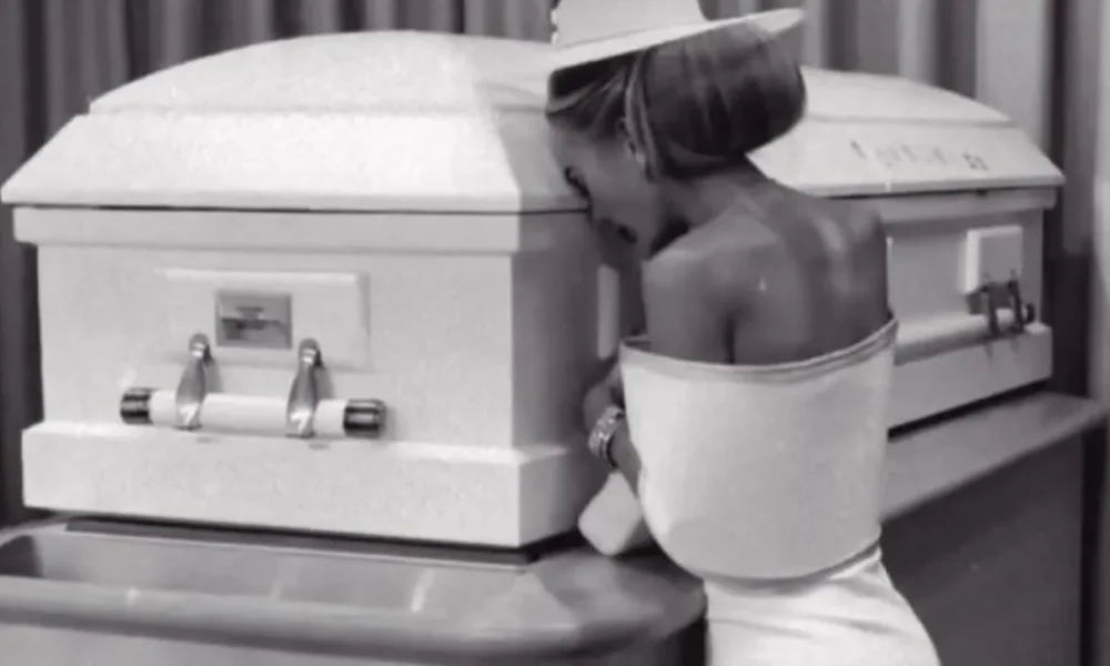 Why is this picture more upsetting than a girl being 'abused' on a gossip site? | News UK