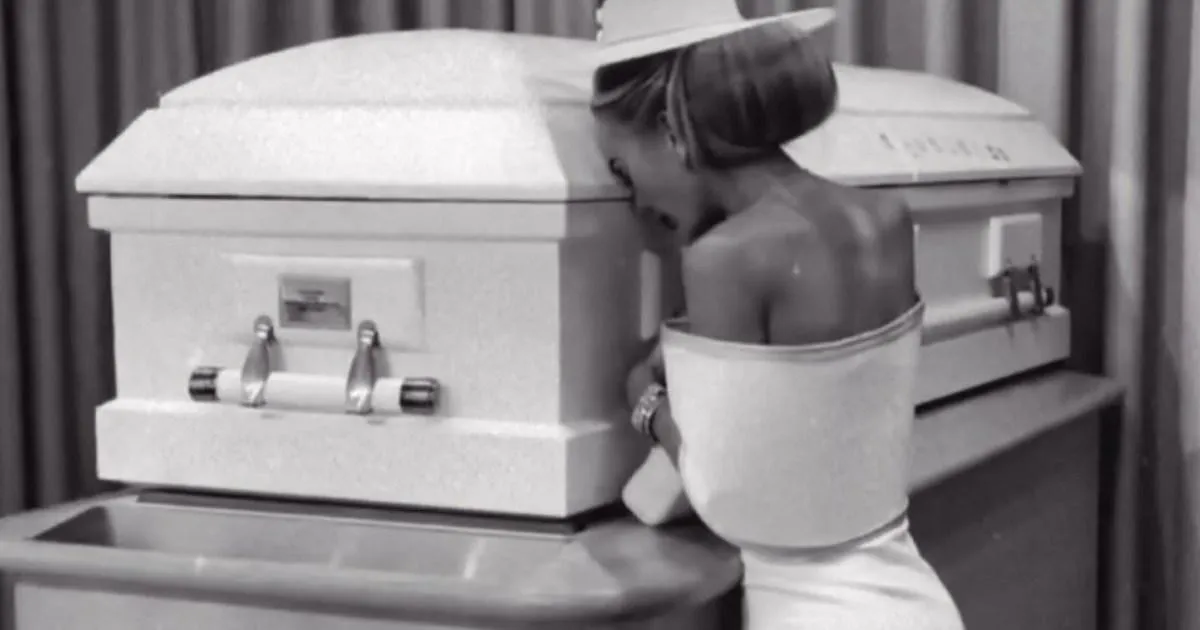 Why is this picture more upsetting than a girl being 'abused' on a gossip site? | News UK