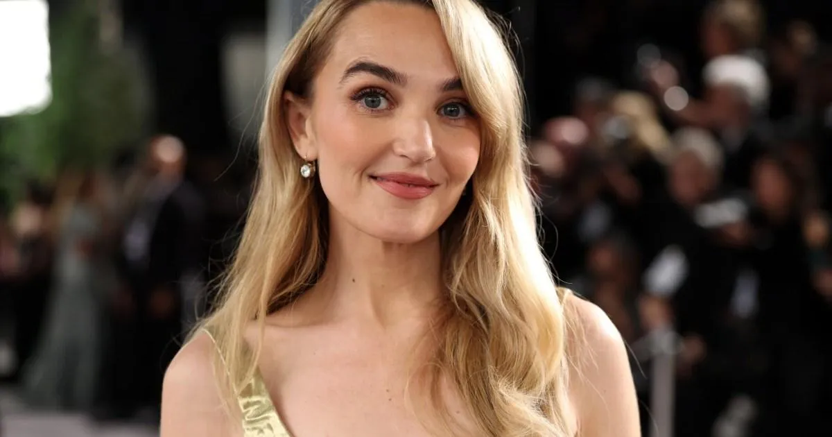 SNL star under fire for 'disturbing' story about pulling 6-year-old's pants down