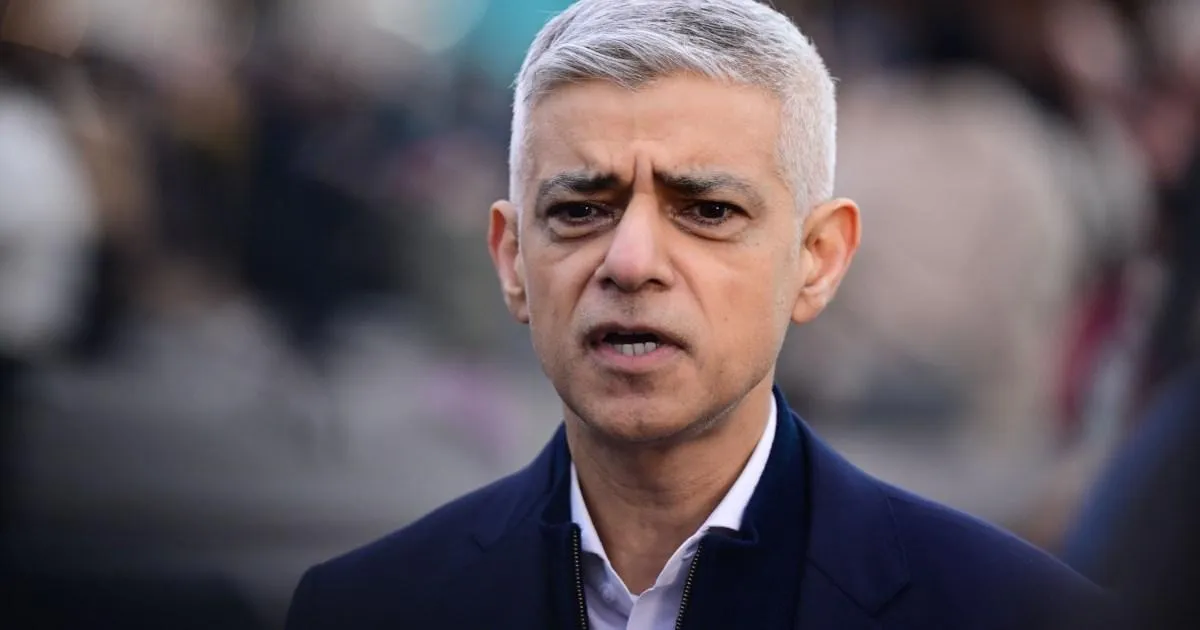 Five officers taken off duty after 'bag of guns left outside Sadiq Khan's home' | News UK