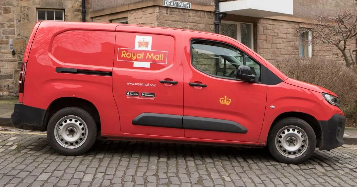 Farage furious at 'disturbing' postman who 'binned' Reform flyers | News UK