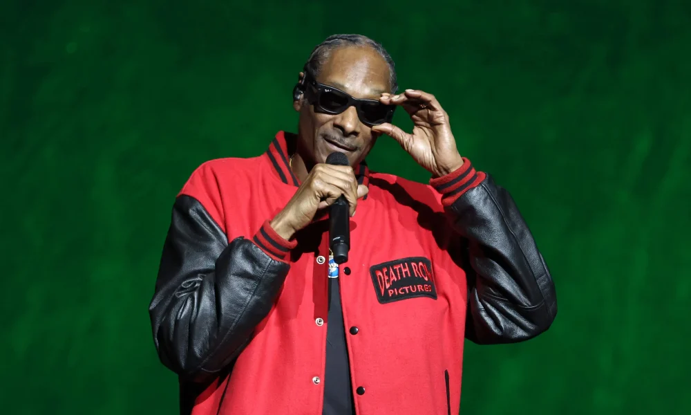 Snoop Dogg Reacts Backlash Young Girl Fan Colorado Stage Pole Dance Set Viral Video 