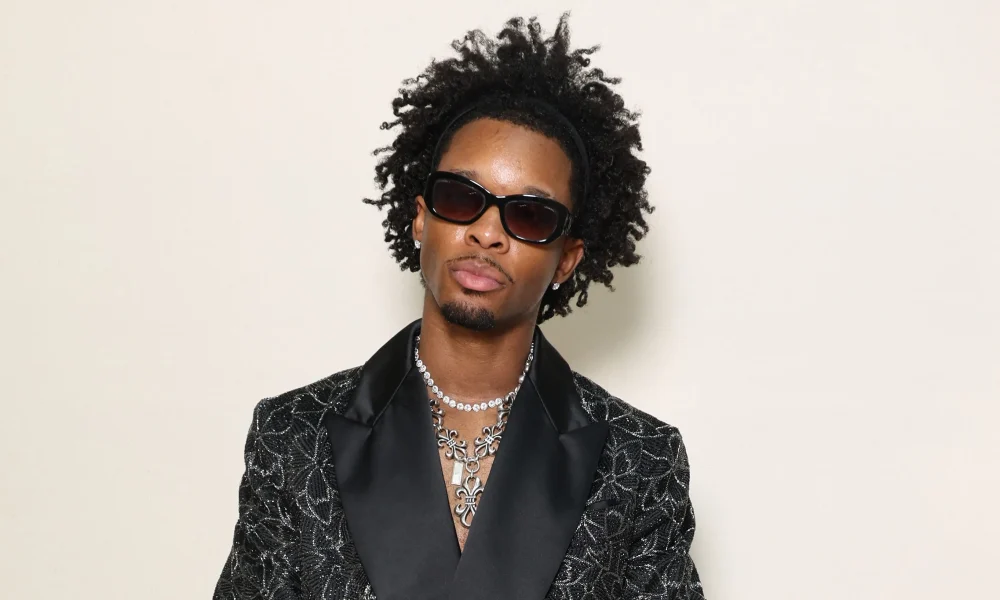 Social Media Sounds OFF After Resurfaced Clip Shows D4vd’s Reaction Shift While Meeting Female Fan