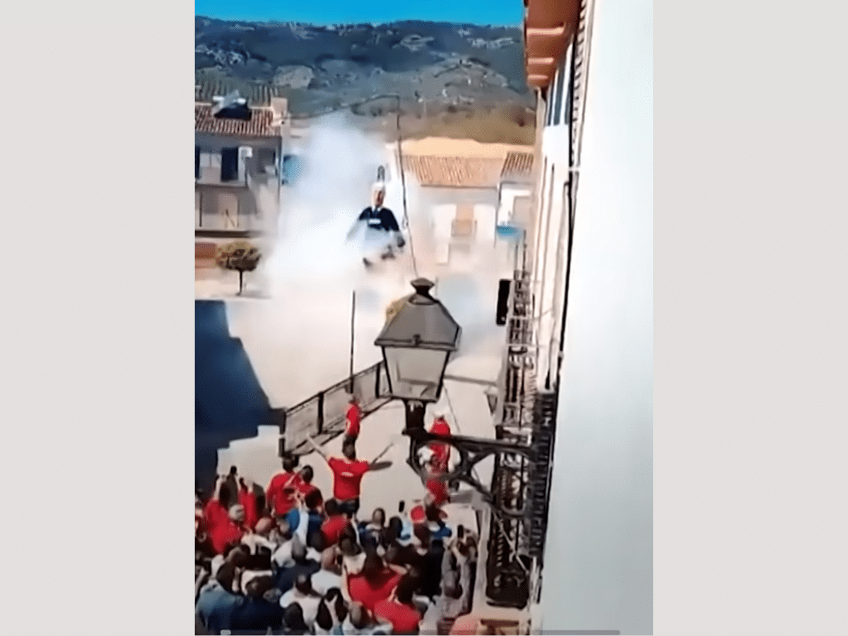 Israel whine about effigy of butcher Benjamin Netanyahu