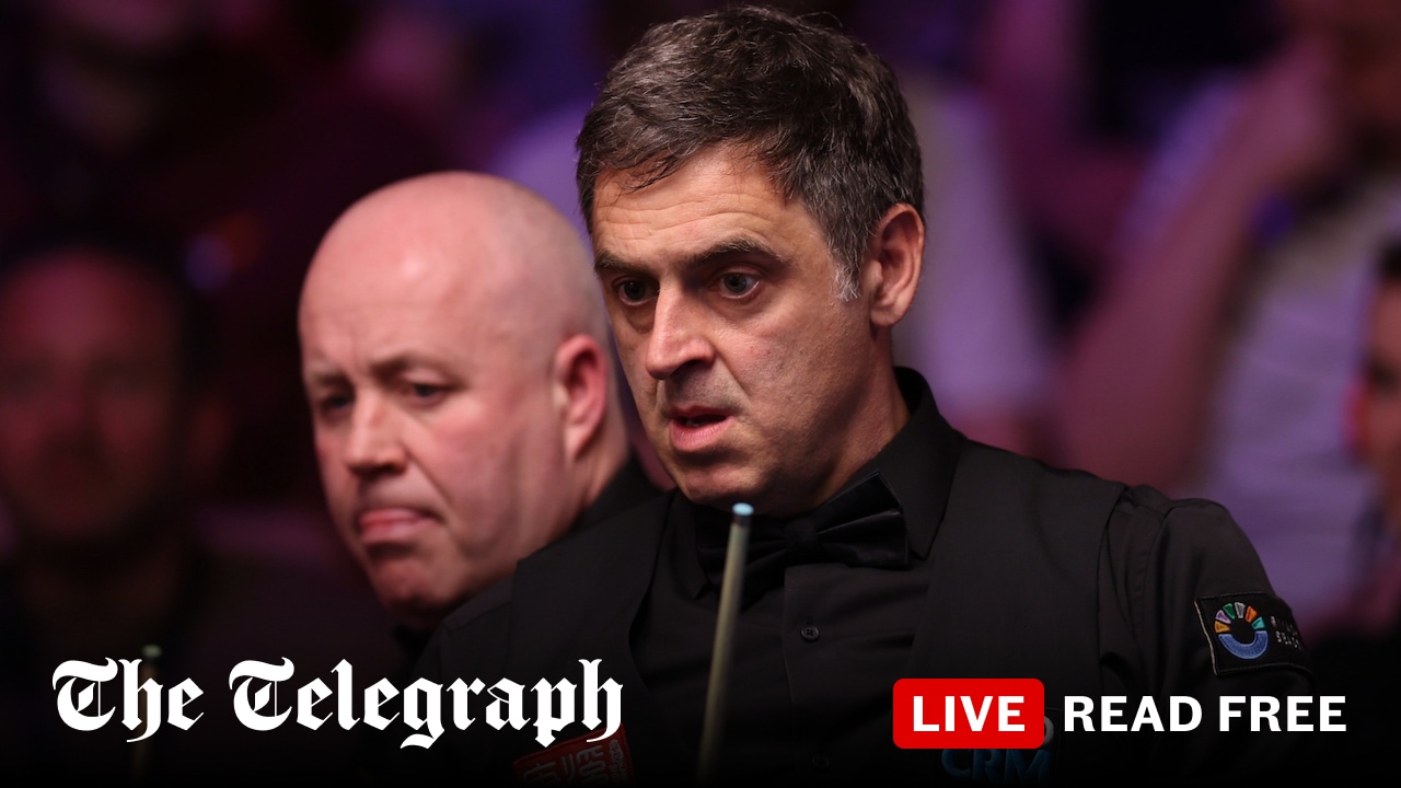 Ronnie O’Sullivan takes control of John Higgins match with flashes of brilliance