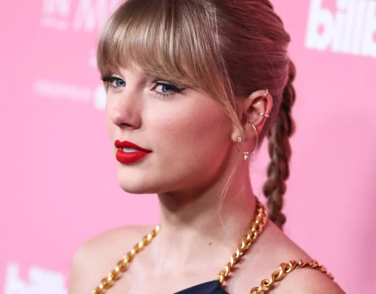 Taylor Swift at the 2019 Billboard Women In Music Presented By YouTube Music