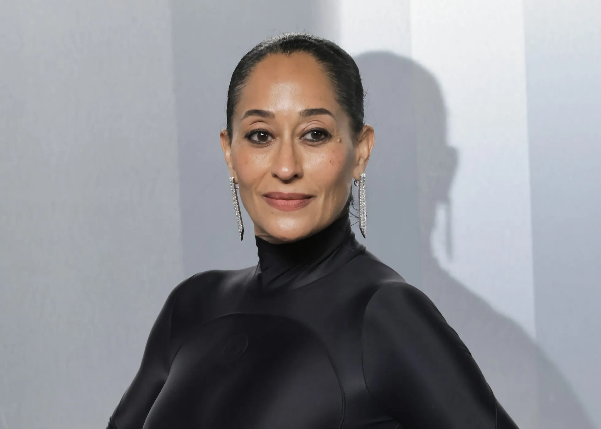 Been Tea! Tracee Ellis Ross Has Fans Saying She's Snatched And Serving In Latest Video (WATCH)