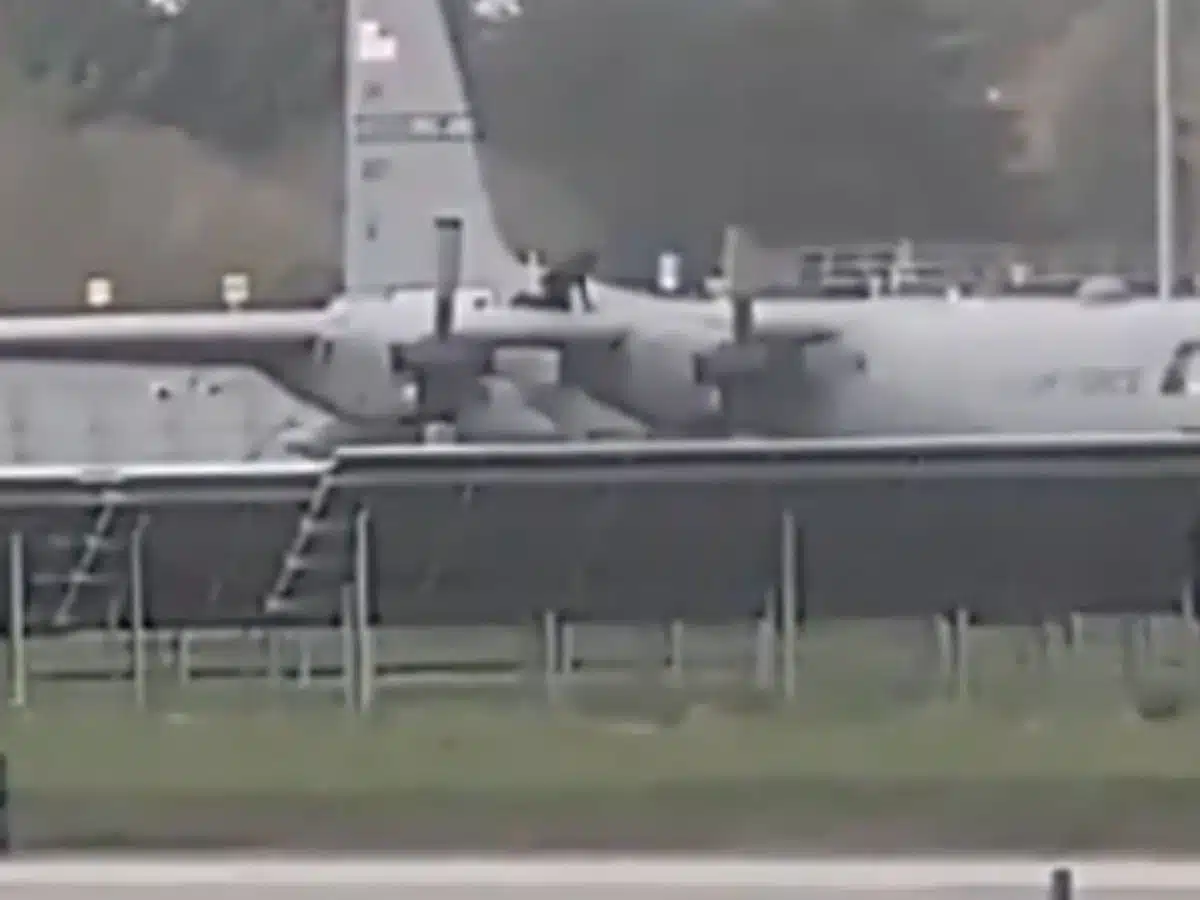 US warplane hammered in Ireland