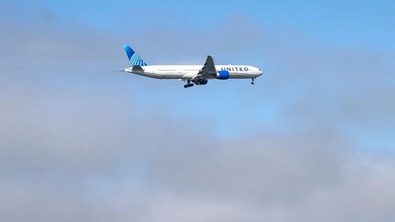 United Airlines pilot reports possible drone strike near San Diego airport